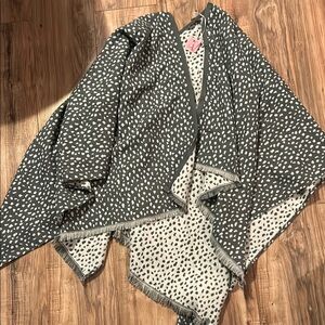 Stylish Green and White Women's Shaw